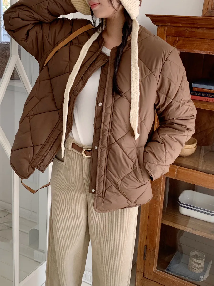 패딩 모델 착용 이미지-S1L42