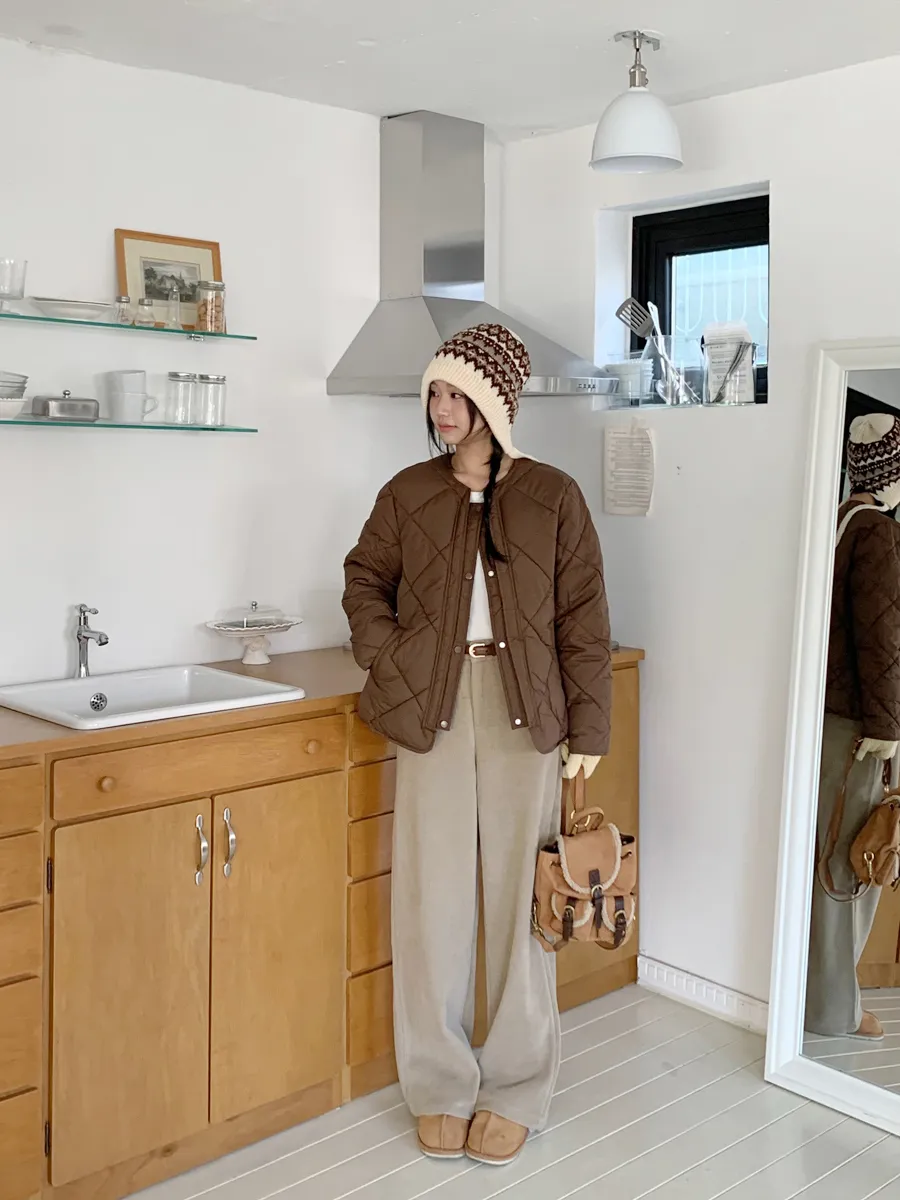 패딩 모델 착용 이미지-S1L49