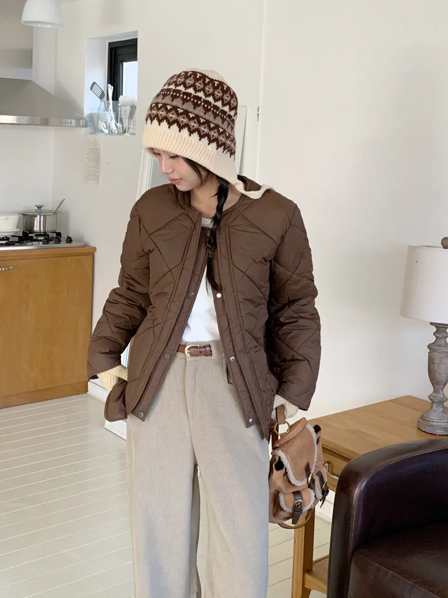 패딩 모델 착용 이미지-S1L44