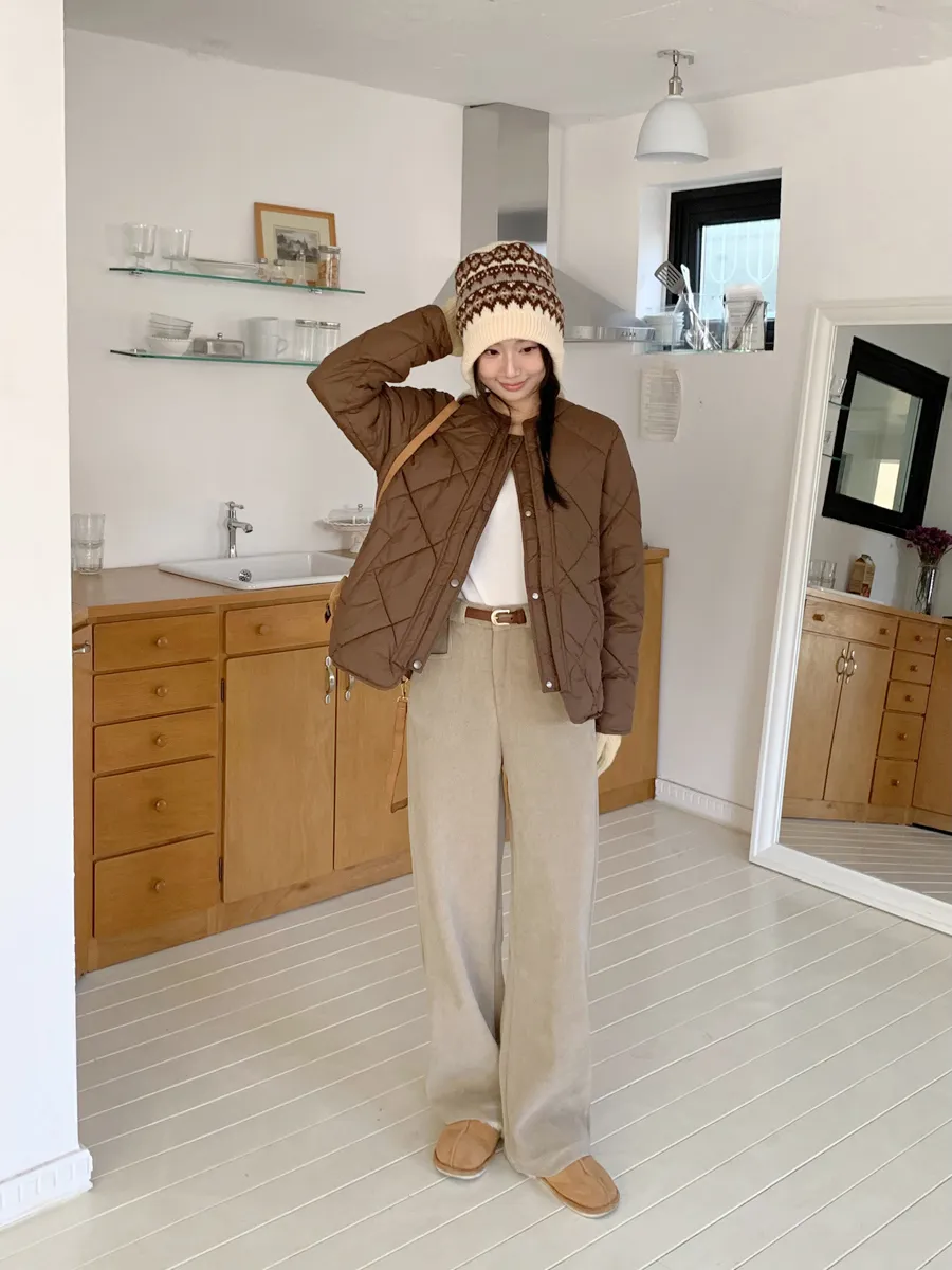 패딩 모델 착용 이미지-S1L50