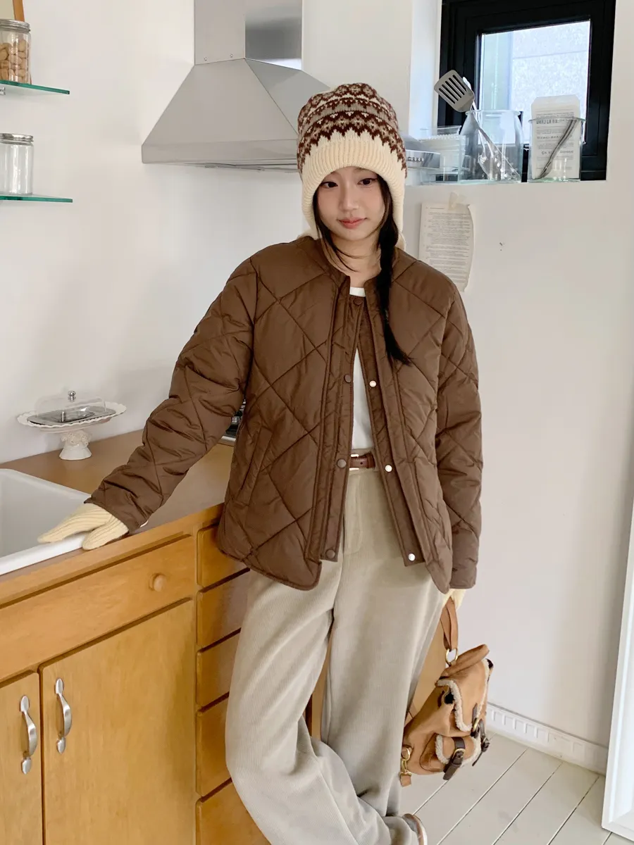 패딩 모델 착용 이미지-S1L52