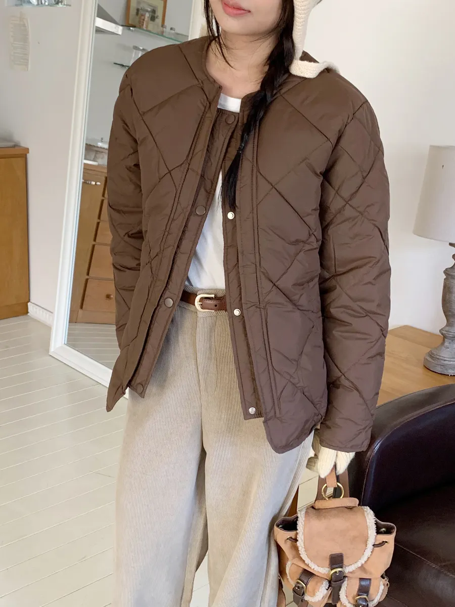 패딩 모델 착용 이미지-S1L45