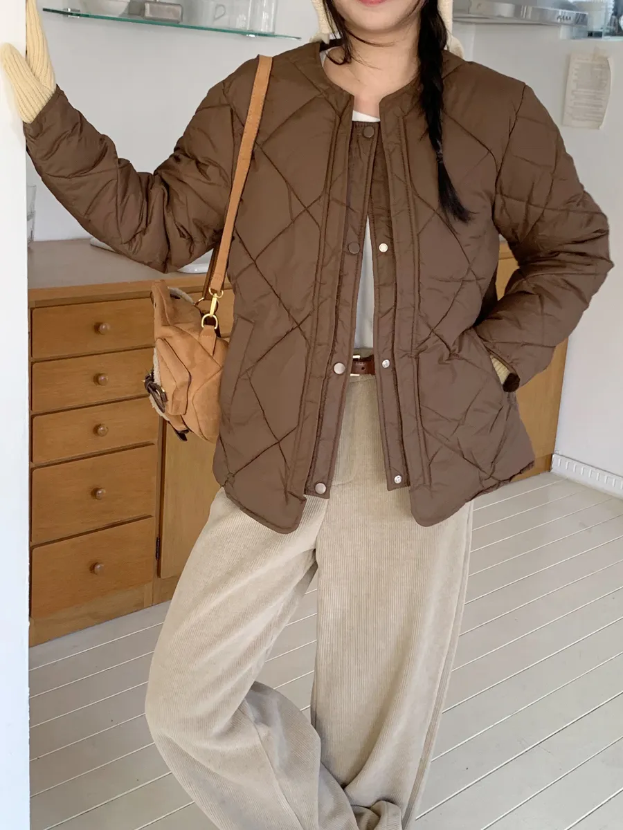 패딩 모델 착용 이미지-S1L58