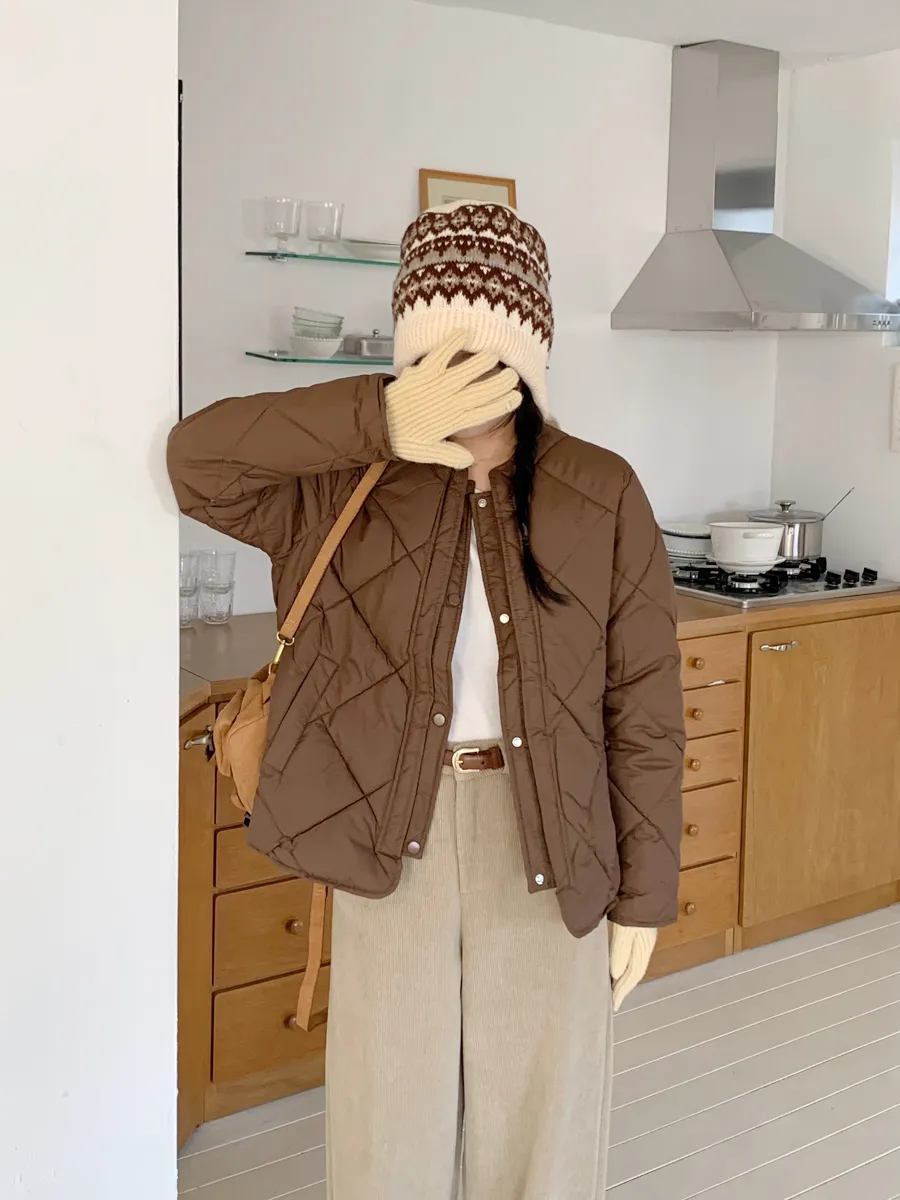 패딩 모델 착용 이미지-S1L55
