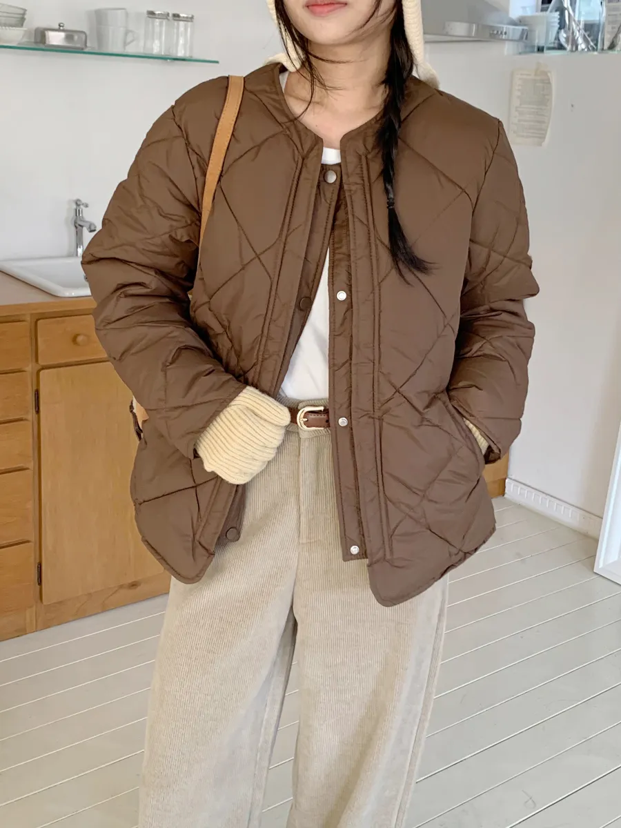 패딩 모델 착용 이미지-S1L53