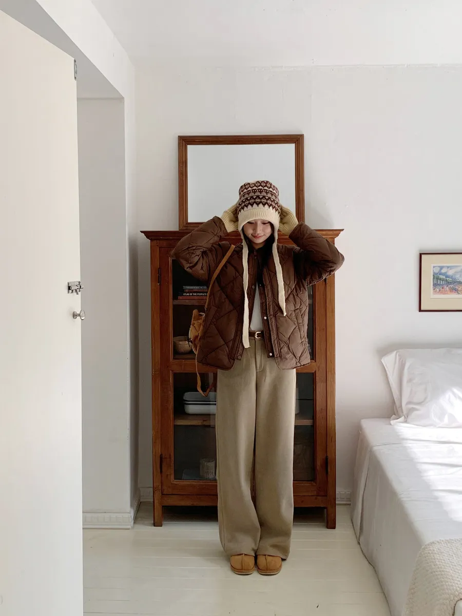 패딩 모델 착용 이미지-S1L43