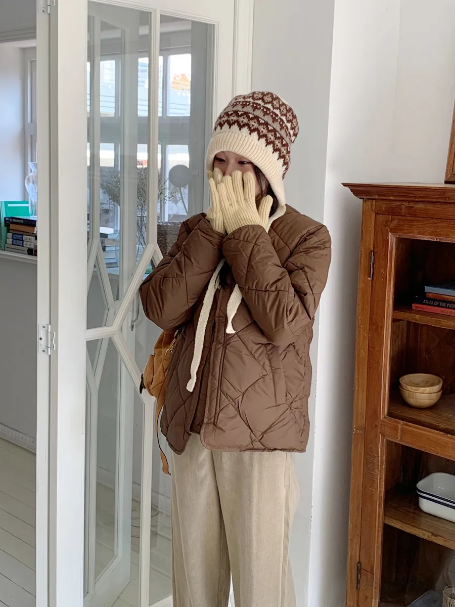 패딩 모델 착용 이미지-S1L40