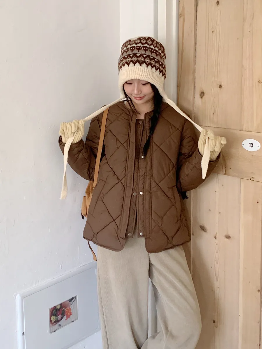 패딩 모델 착용 이미지-S1L46