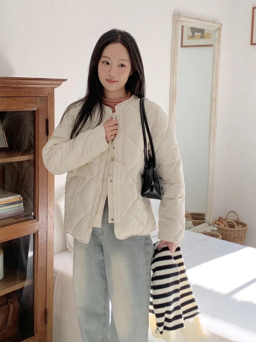 패딩 모델 착용 이미지-S1L23