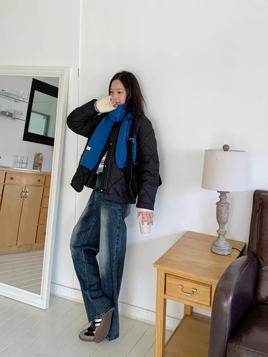 패딩 모델 착용 이미지-S1L59