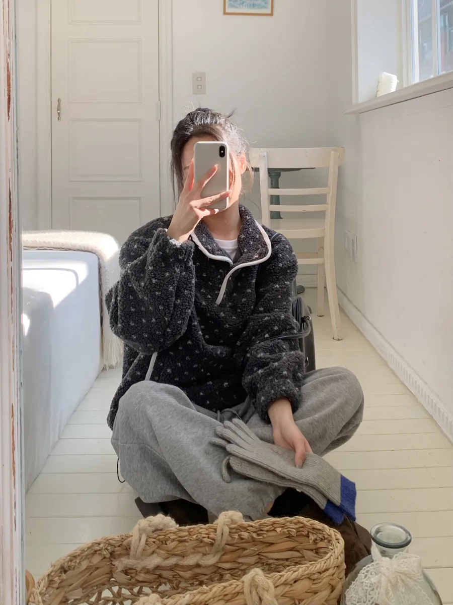 긴팔 티셔츠 모델 착용 이미지-S1L25