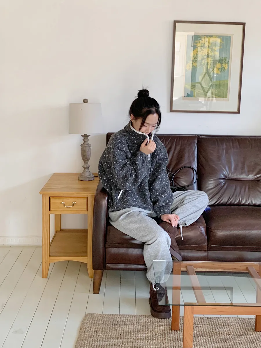 긴팔 티셔츠 모델 착용 이미지-S1L24