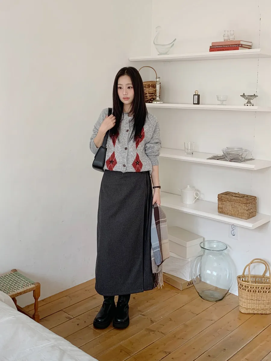 치마 모델 착용 이미지-S1L23