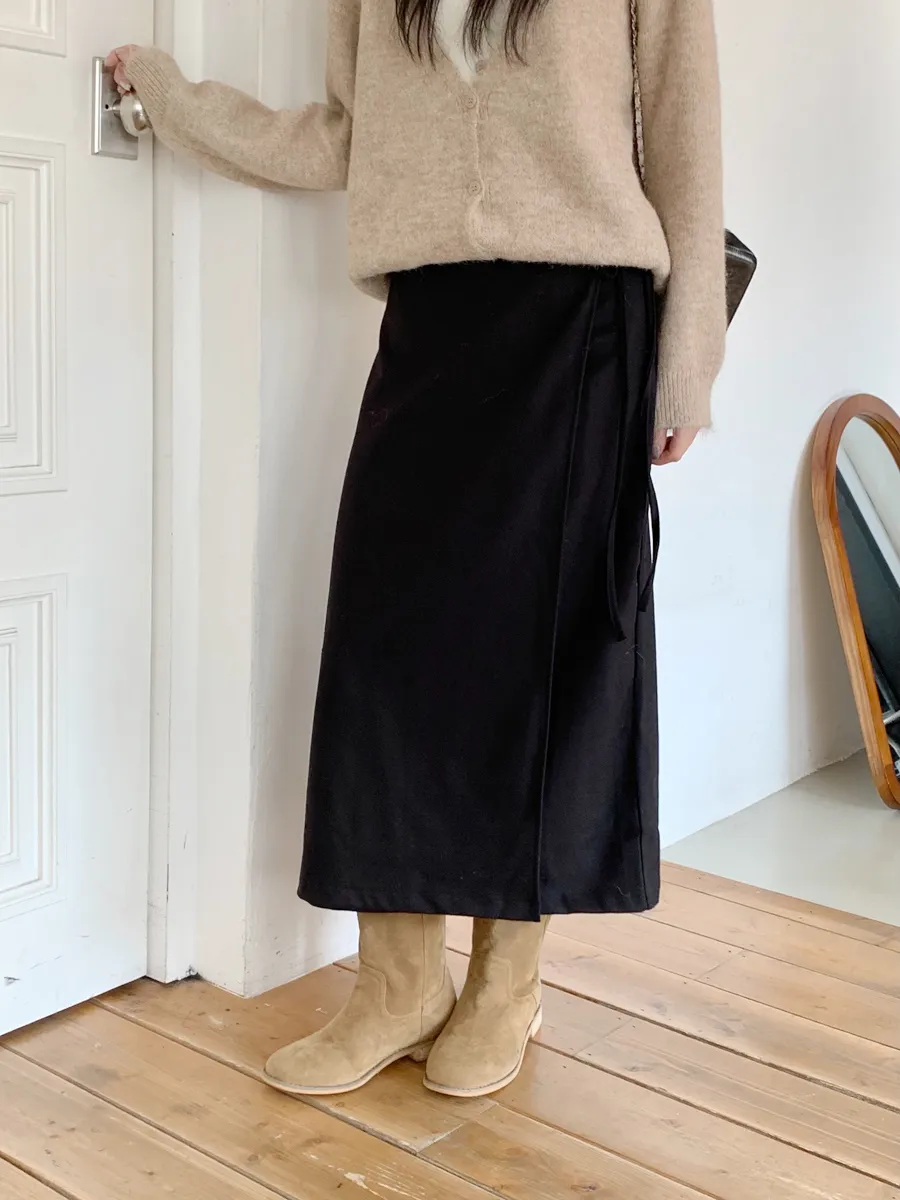 치마 모델 착용 이미지-S1L35