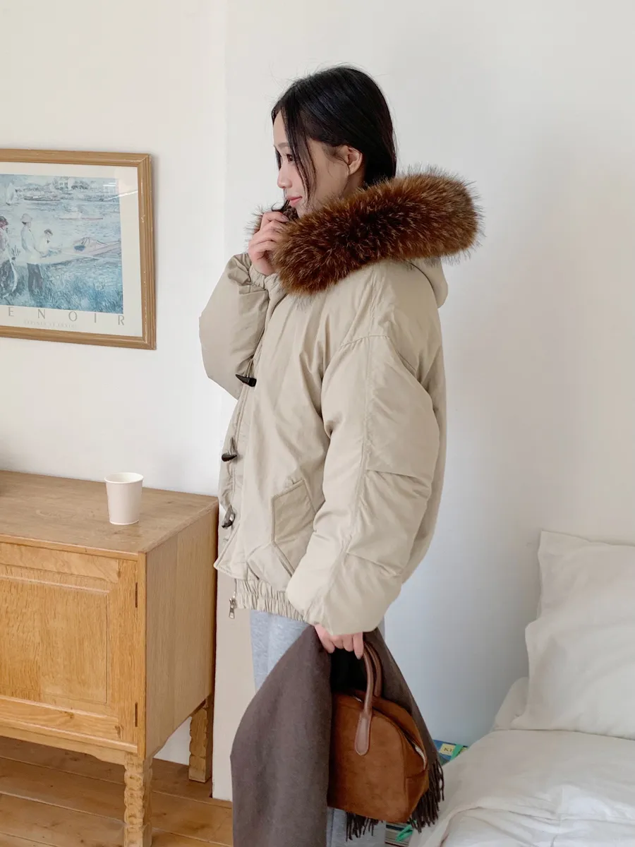 패딩 모델 착용 이미지-S1L31