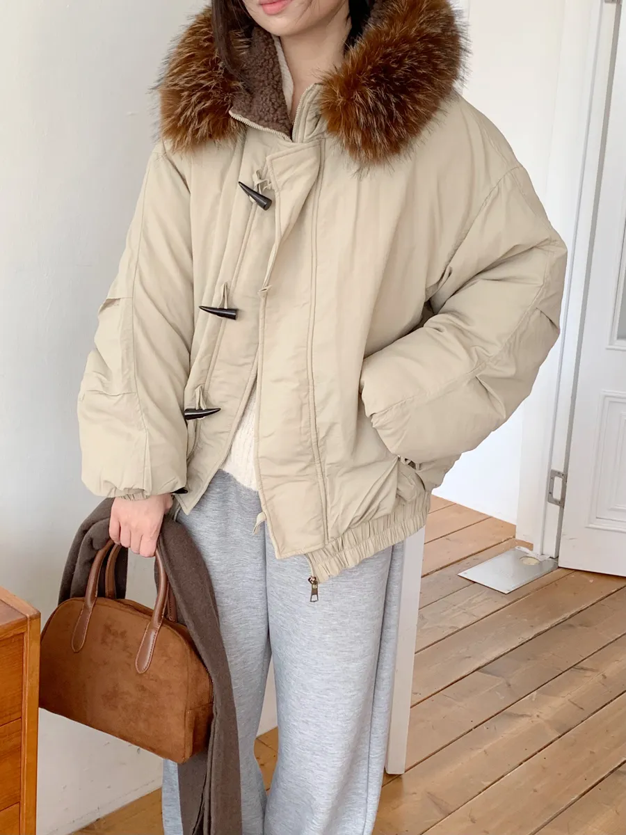 패딩 모델 착용 이미지-S1L30