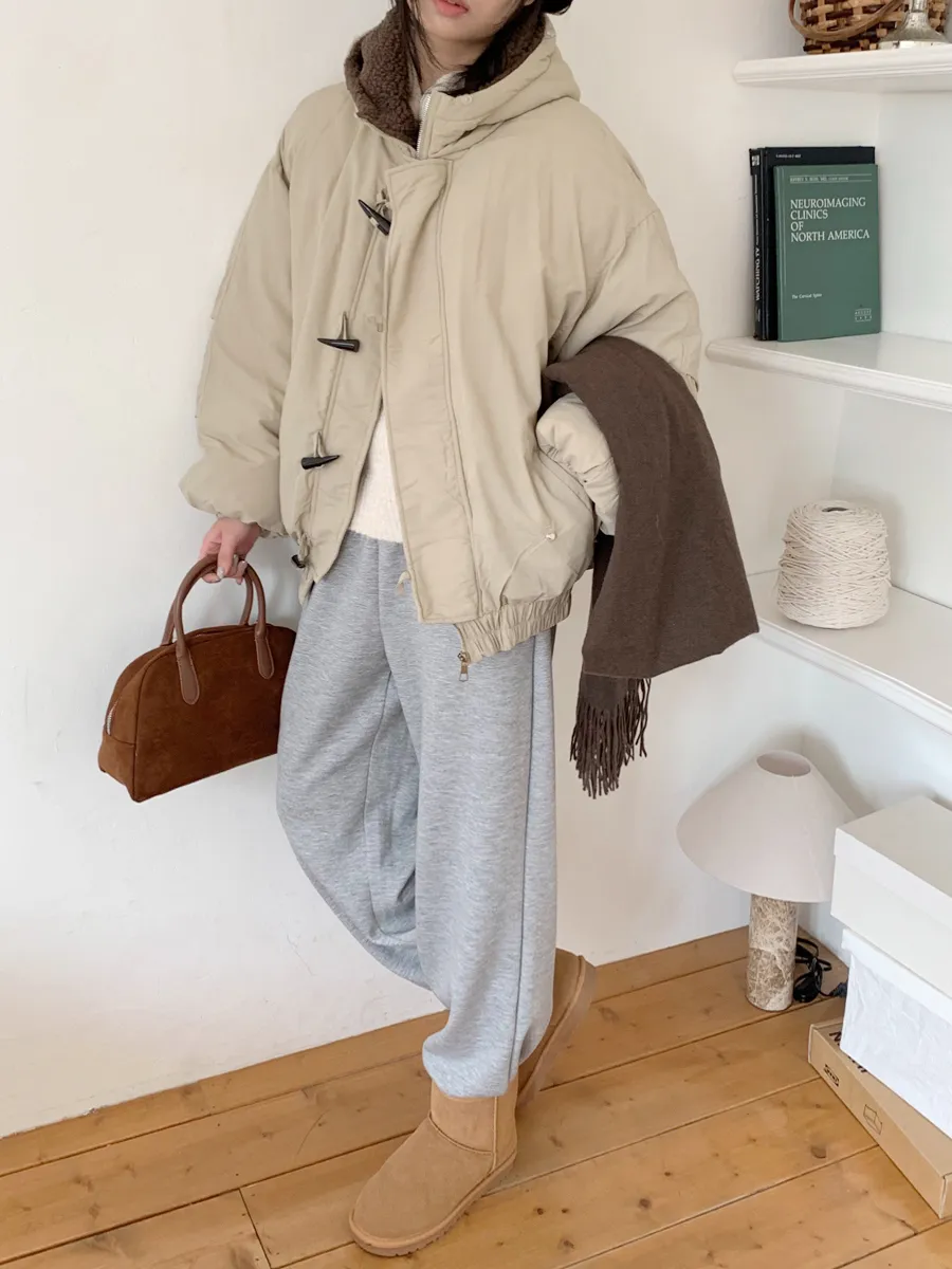 패딩 모델 착용 이미지-S1L36