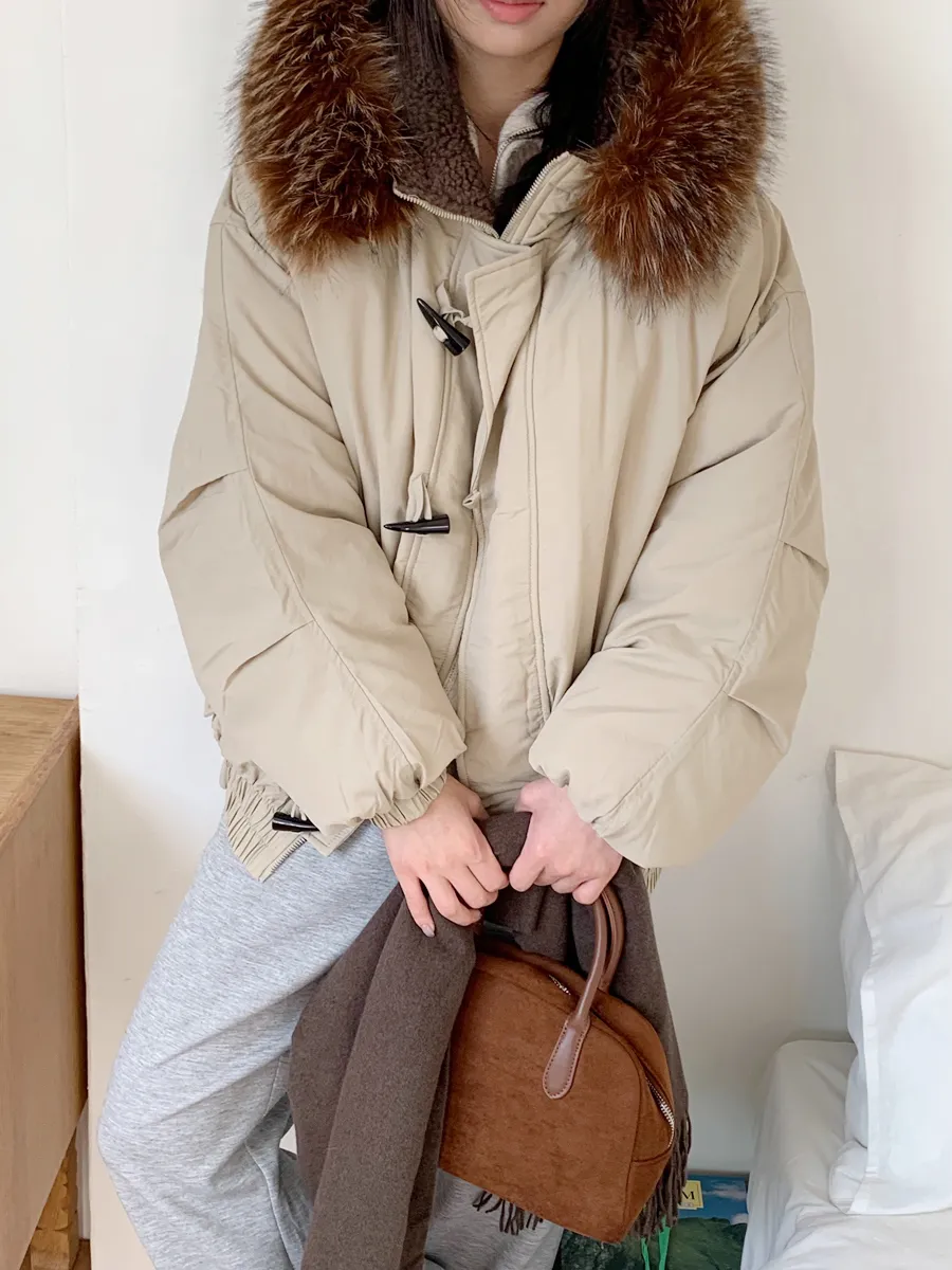 패딩 모델 착용 이미지-S1L34