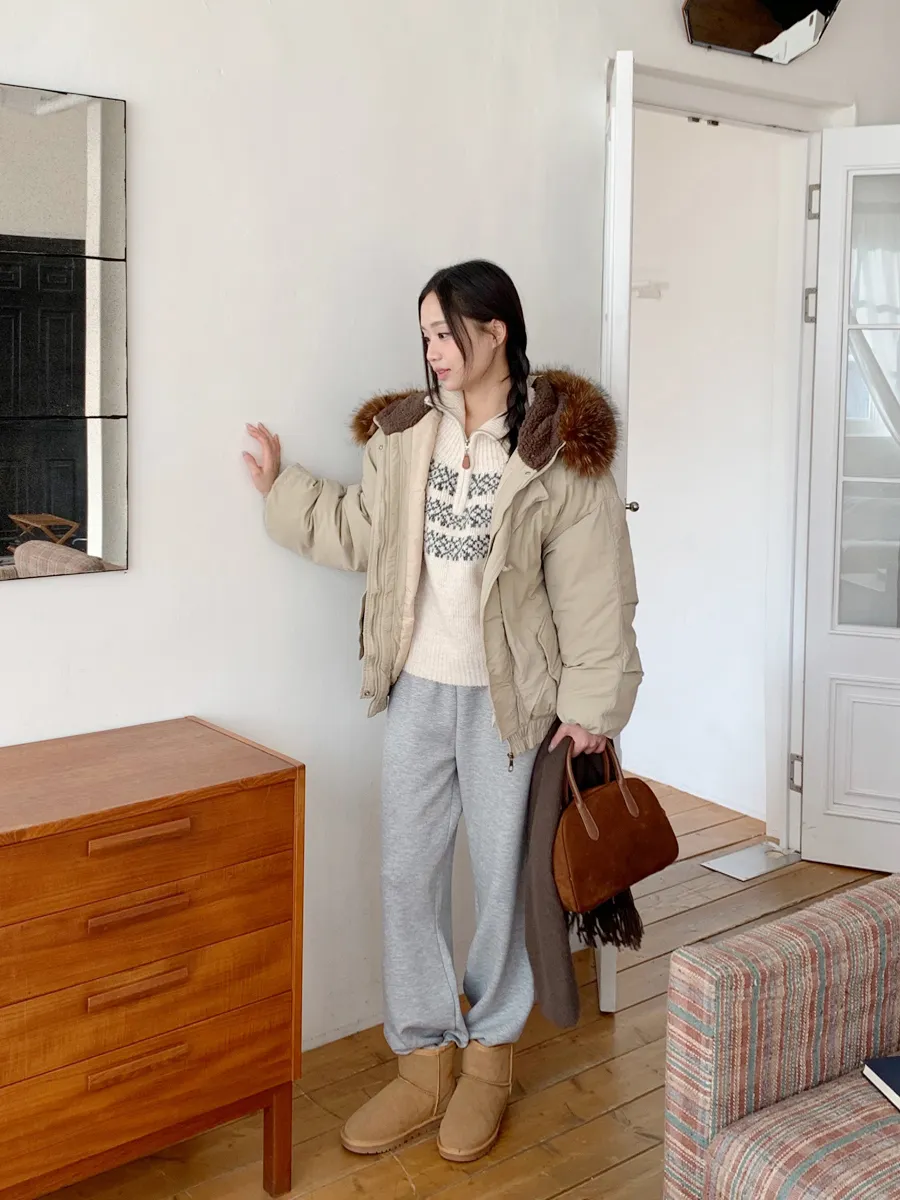 패딩 모델 착용 이미지-S1L24