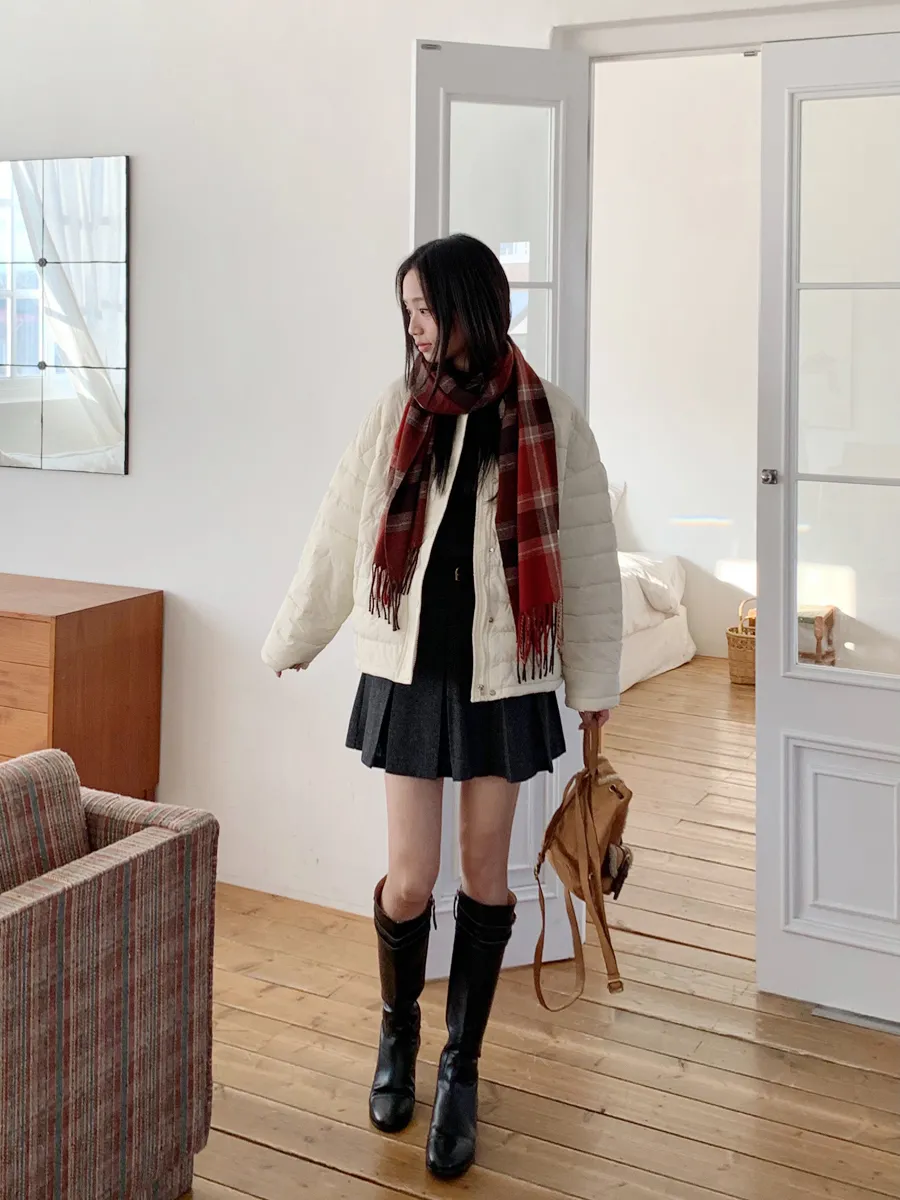 패딩 모델 착용 이미지-S1L51