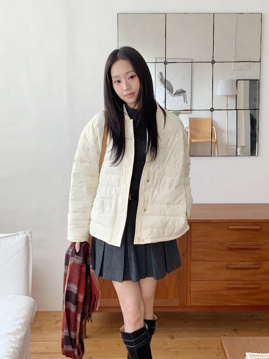 패딩 모델 착용 이미지-S1L45