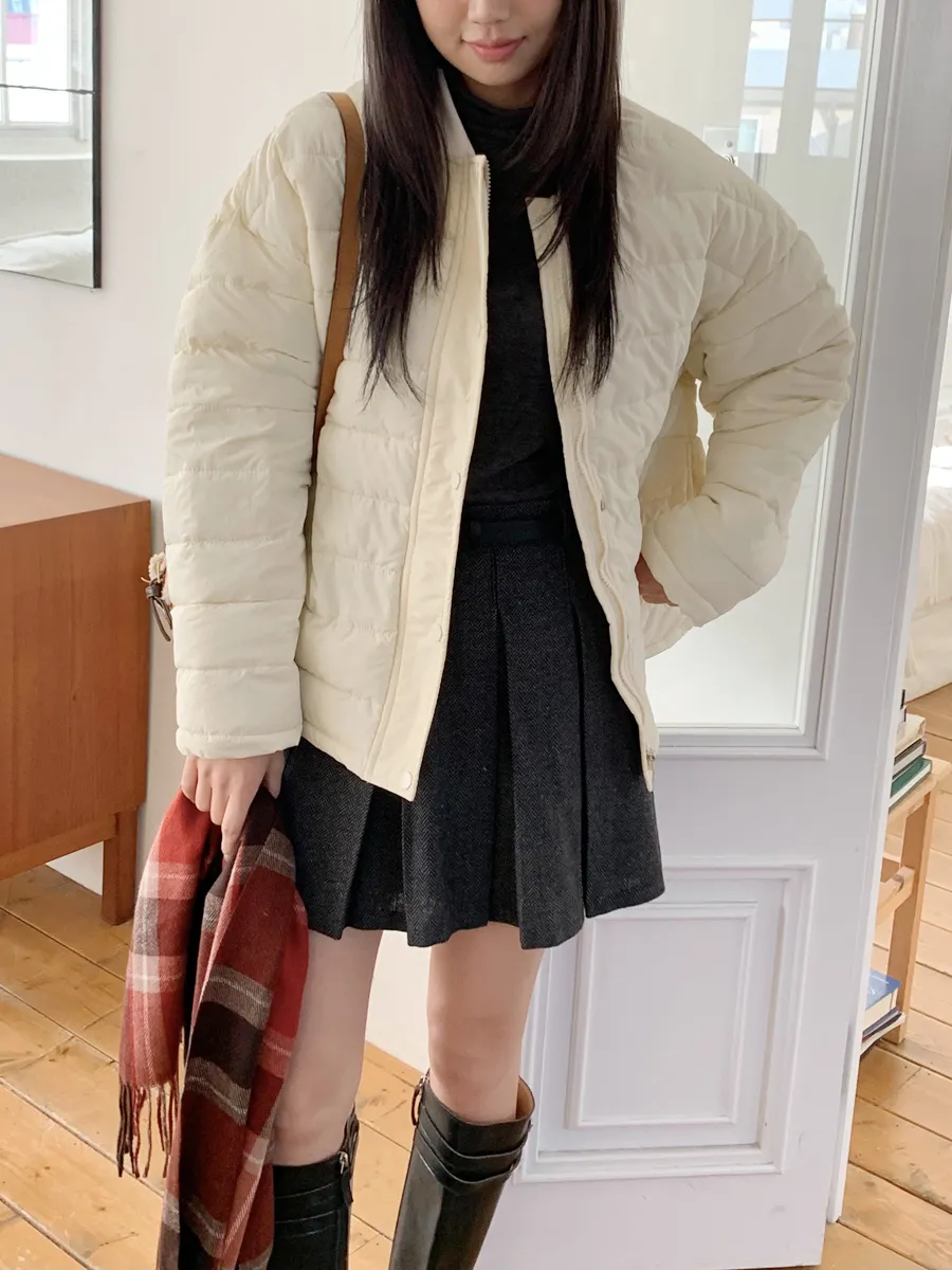 패딩 모델 착용 이미지-S1L41