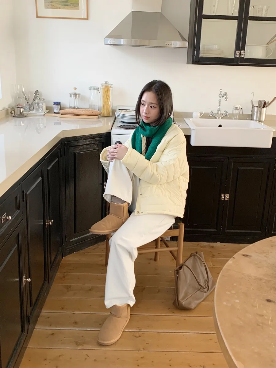 패딩 모델 착용 이미지-S1L37