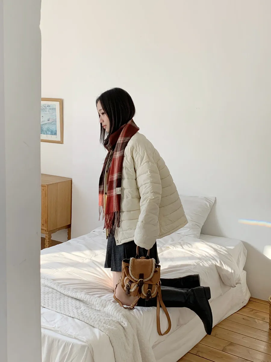 패딩 모델 착용 이미지-S1L48