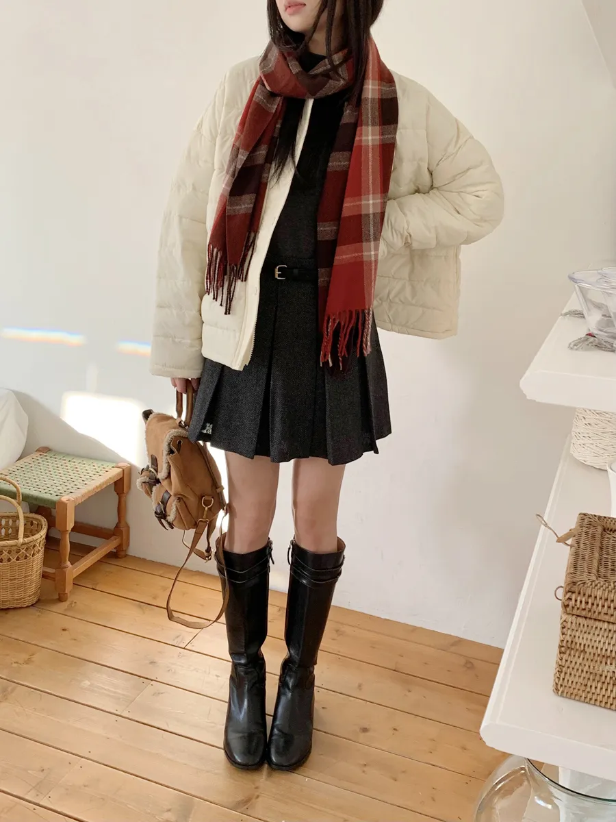 패딩 모델 착용 이미지-S1L53