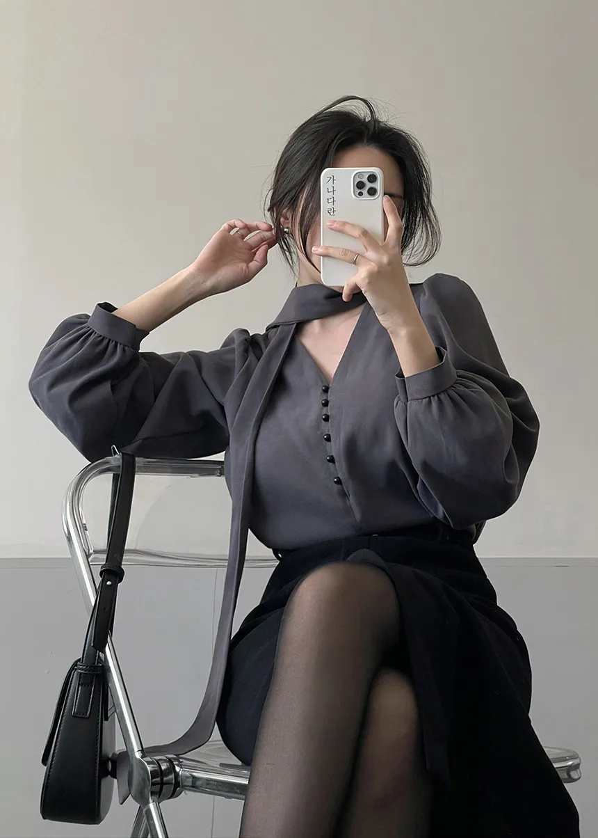 블라우스 모델 착용 이미지-S1L22