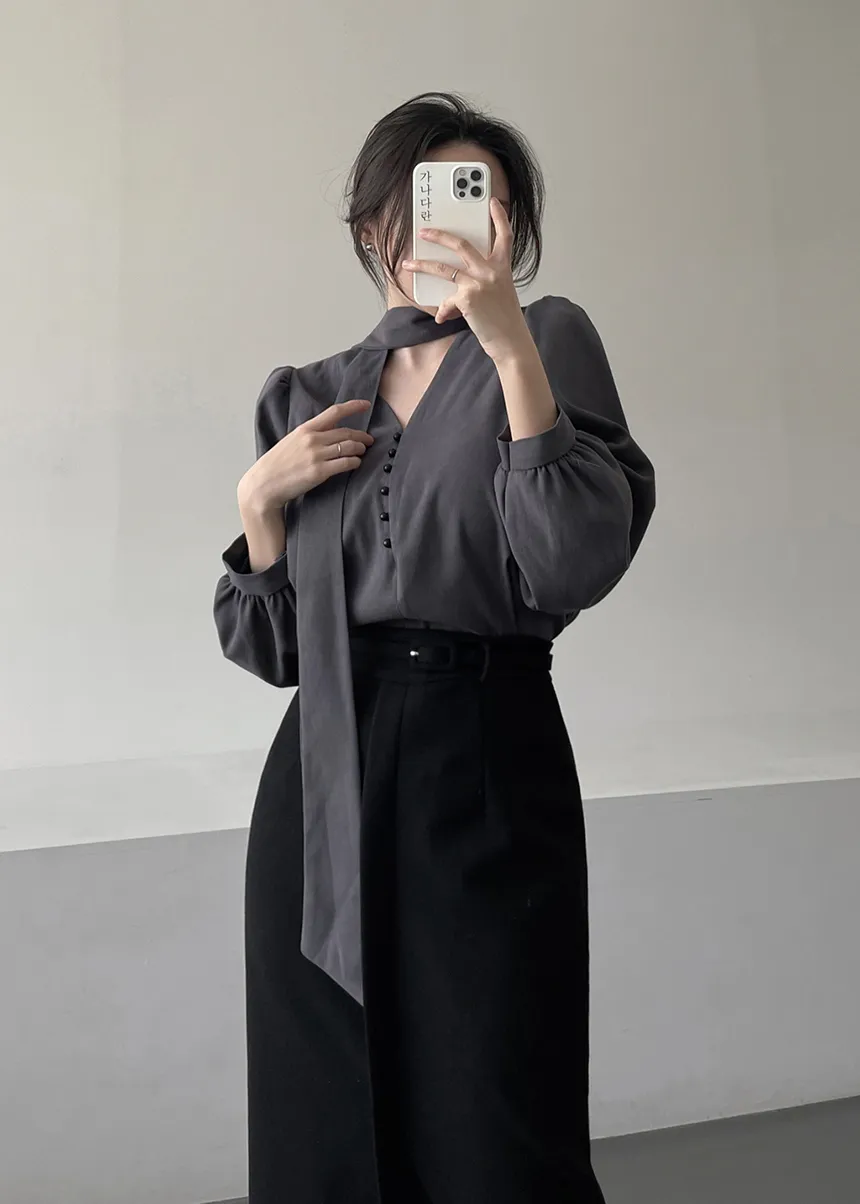 블라우스 모델 착용 이미지-S1L40