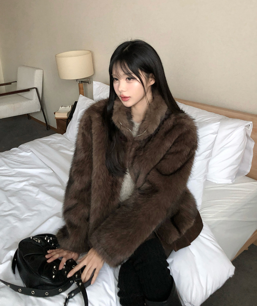 エコファーソフトハイネックジップアップ長袖ルーズボクシーポケット エコファーソフトハイネックジップアップ長袖ルーズボクシーポケット