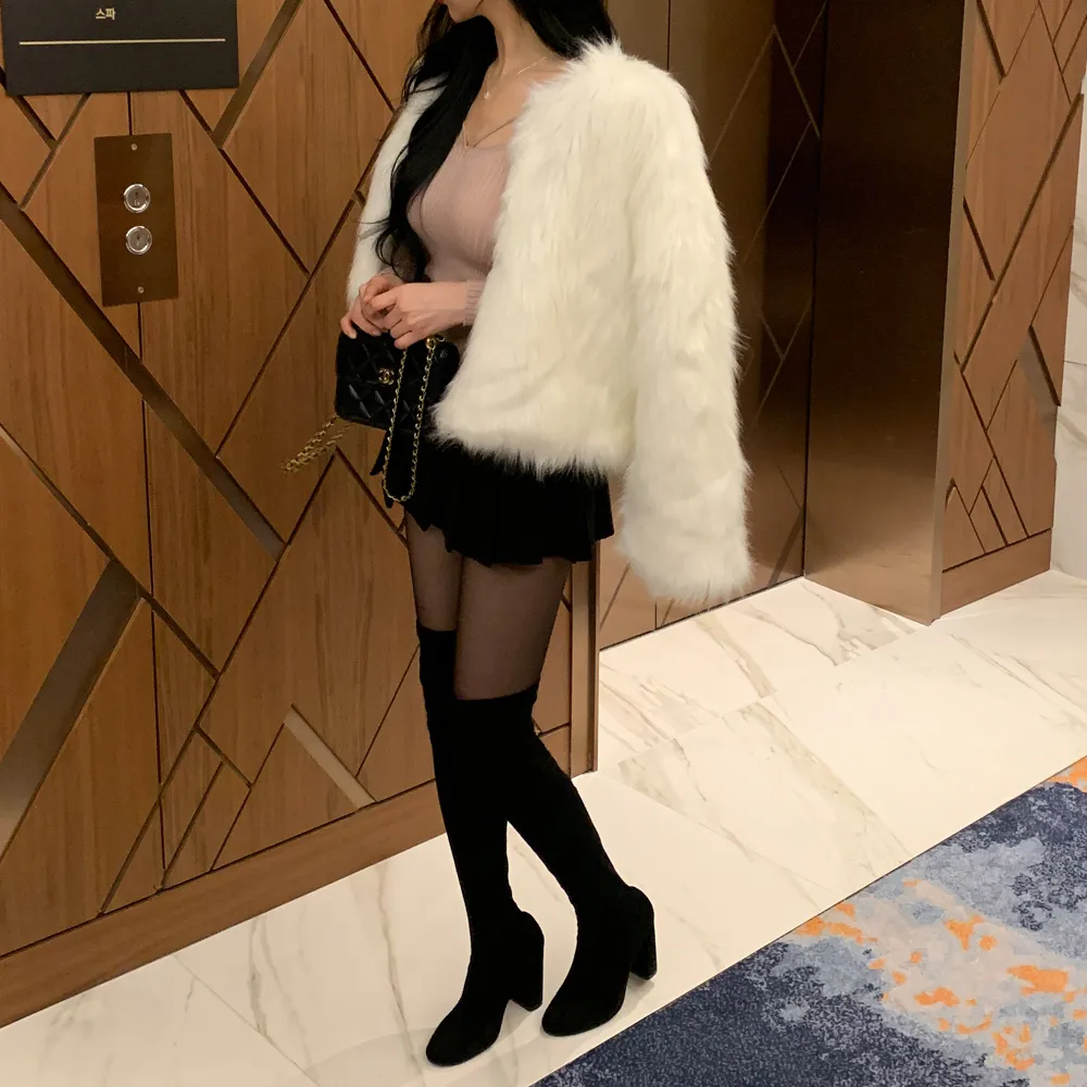 긴팔 티셔츠 모델 착용 이미지-S1L92