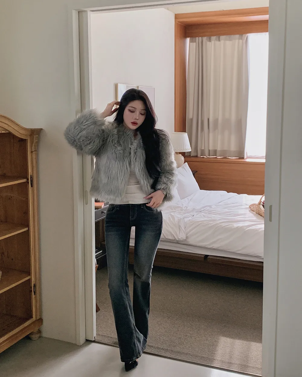 긴팔 티셔츠 모델 착용 이미지-S1L56