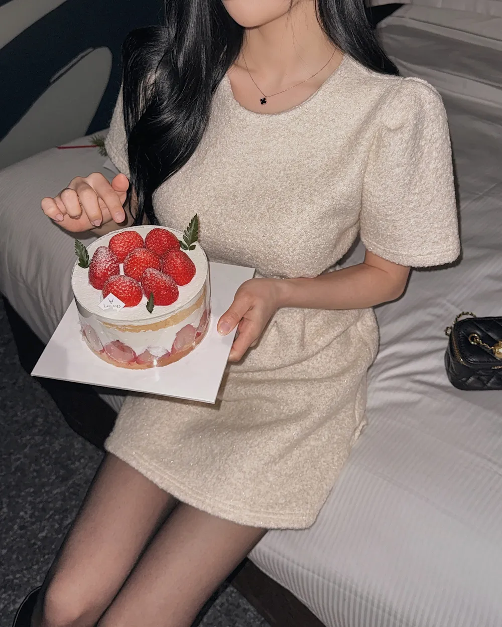 드레스 모델 착용 이미지-S1L85