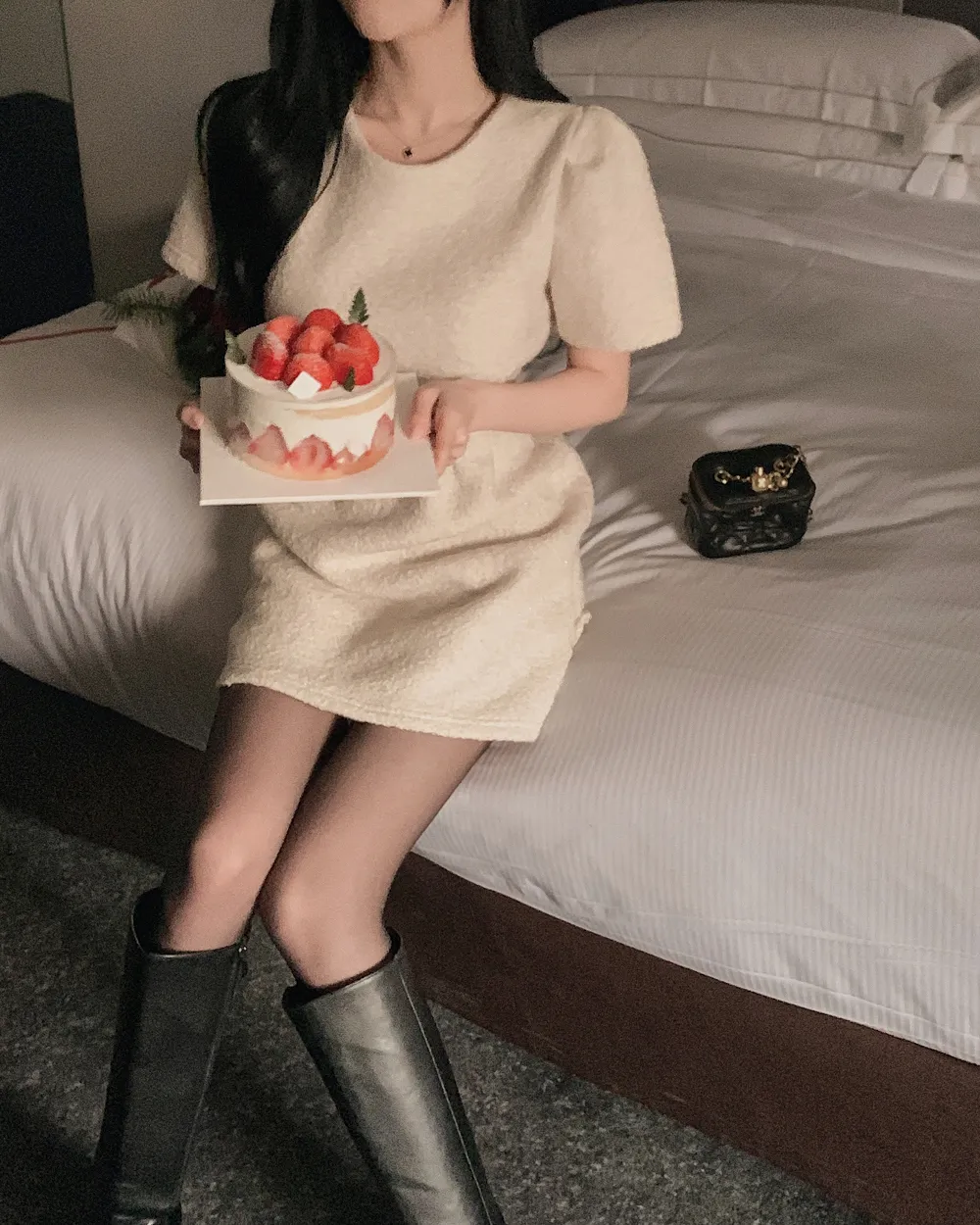 드레스 모델 착용 이미지-S1L84