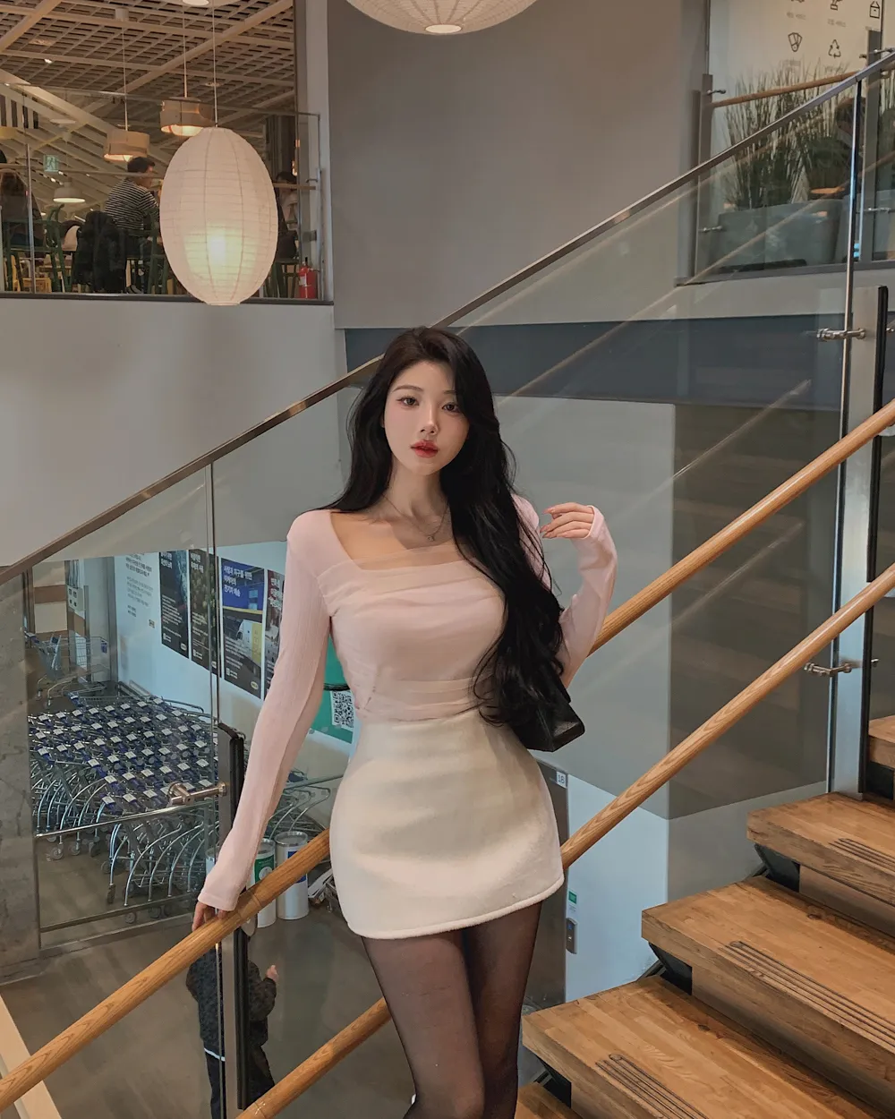 미니 스커트 모델 착용 이미지-S1L40