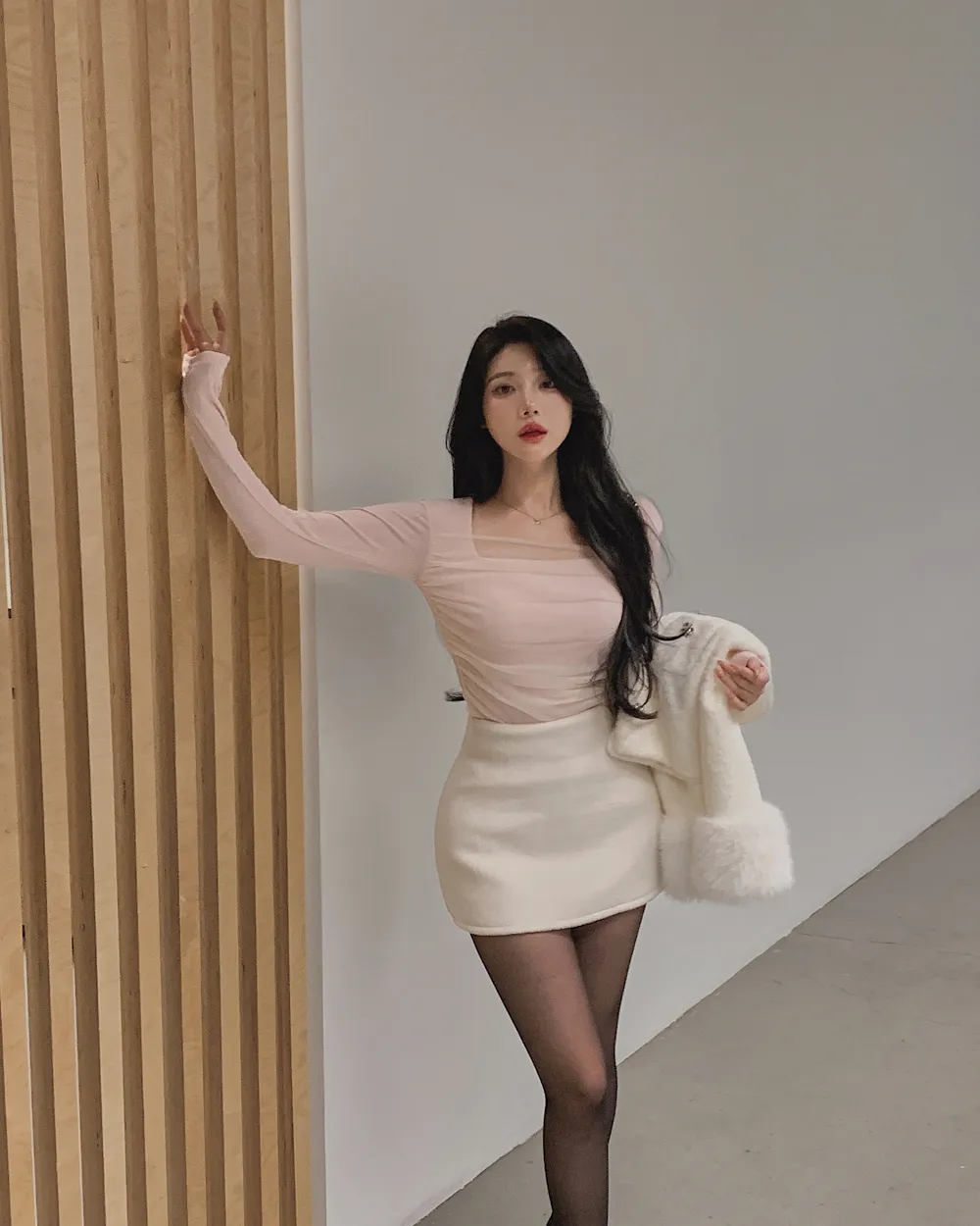 미니 스커트 모델 착용 이미지-S1L37