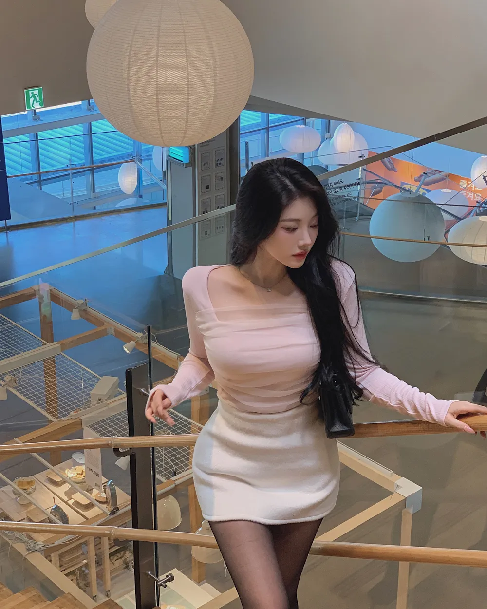 미니 스커트 모델 착용 이미지-S1L61