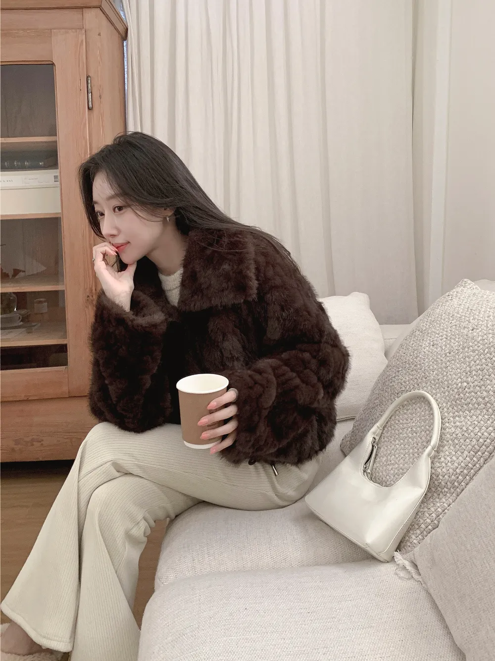 긴 드레스 모델 착용 이미지-S4L32