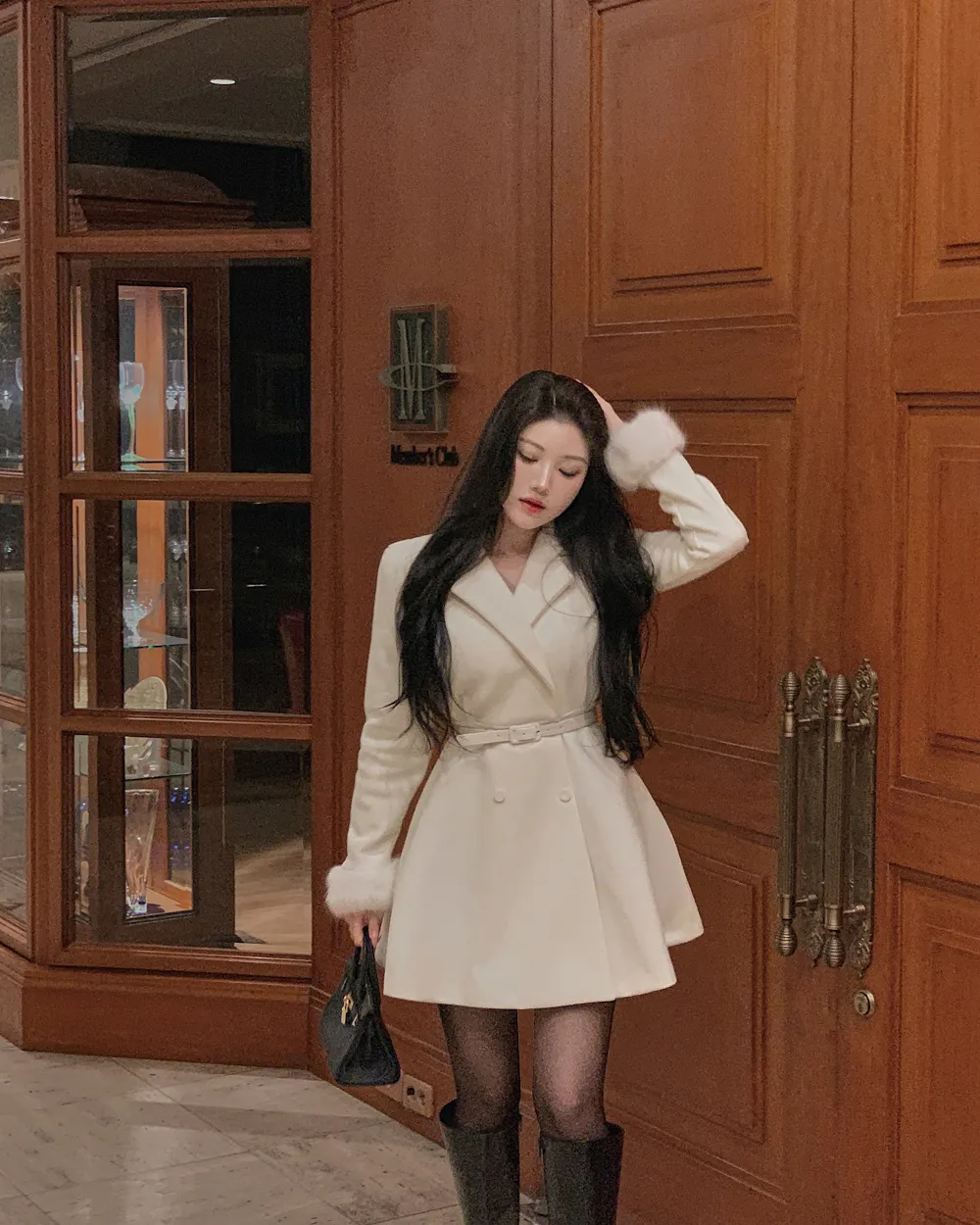 반바지 모델 착용 이미지-S1L98