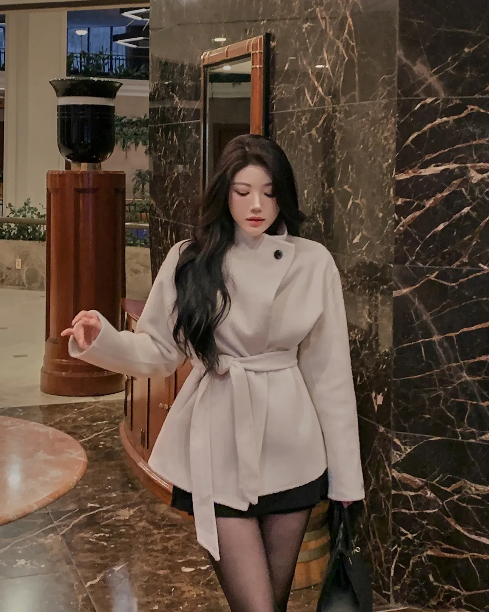 코트 모델 착용 이미지-S1L46