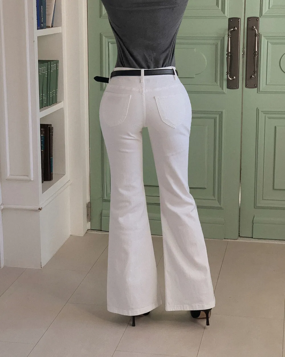 코트 모델 착용 이미지-S3L59