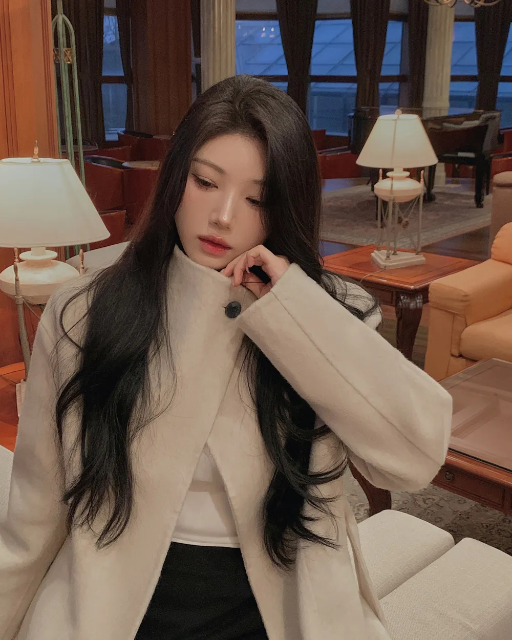 코트 모델 착용 이미지-S1L40