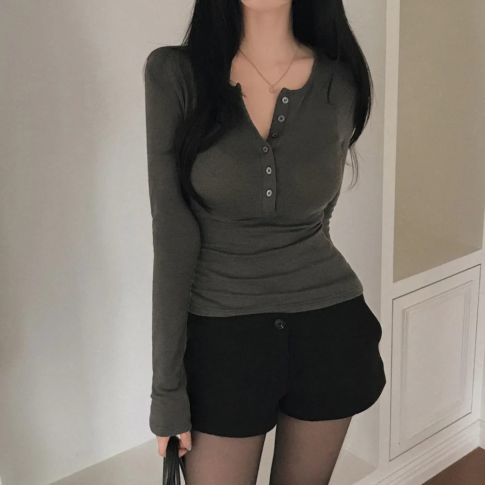 긴팔 티셔츠 모델 착용 이미지-S1L106