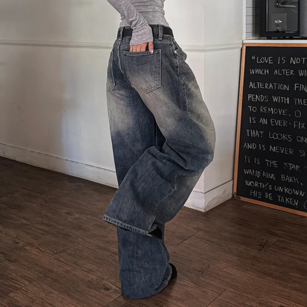 긴팔 티셔츠 모델 착용 이미지-S1L105