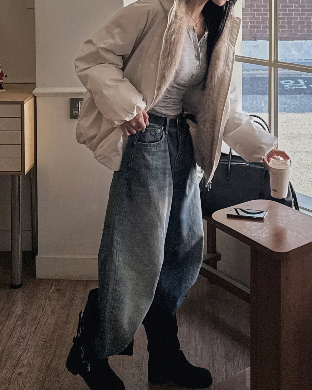 긴팔 티셔츠 모델 착용 이미지-S1L99