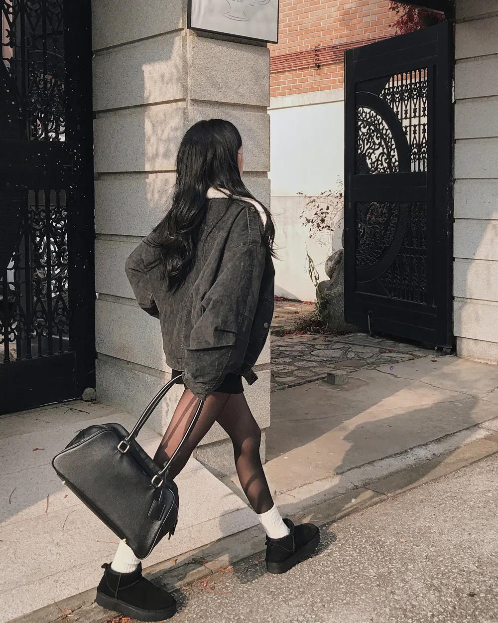 긴팔 티셔츠 모델 착용 이미지-S1L117