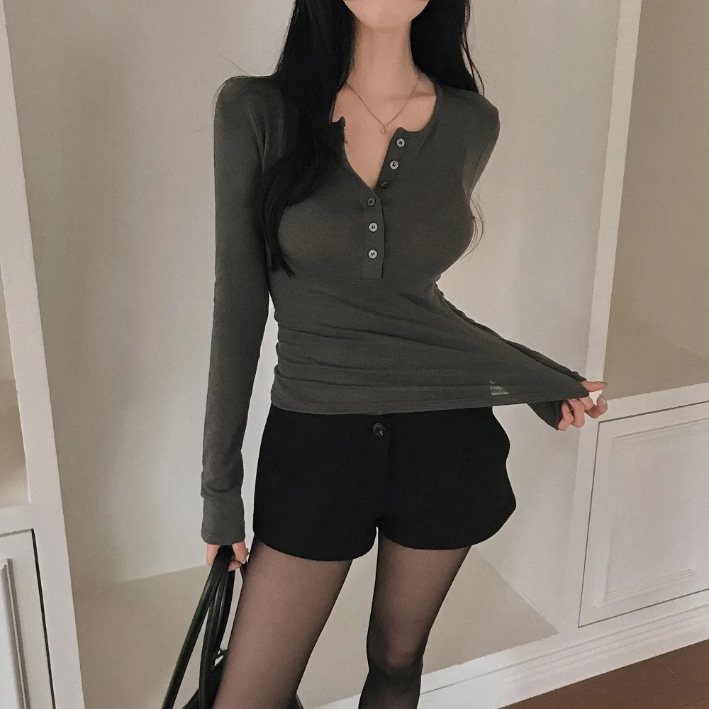 긴팔 티셔츠 모델 착용 이미지-S1L107