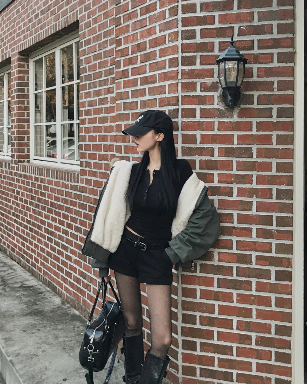 긴팔 티셔츠 모델 착용 이미지-S1L77